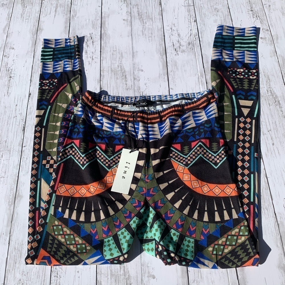 Aztec print leggings
